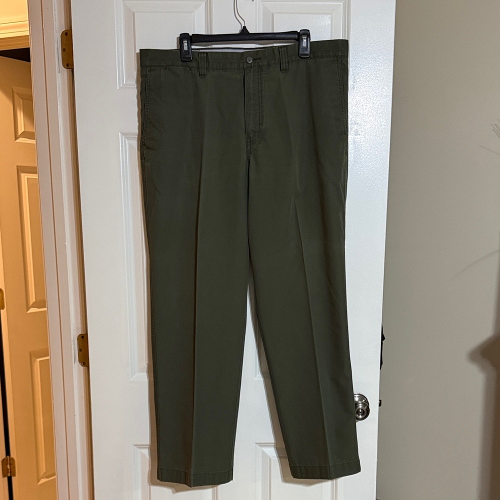 L.L. Bean Men's Khaki Green Chinos